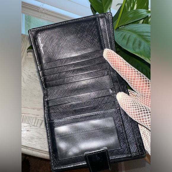 Salvatore Ferragamo wallet in black - Picture 4 of 10